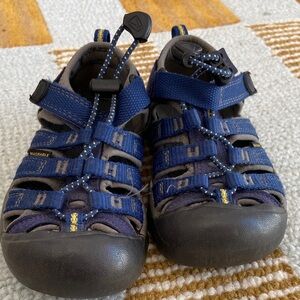 Keen navy blue active sandals size toddler 9M